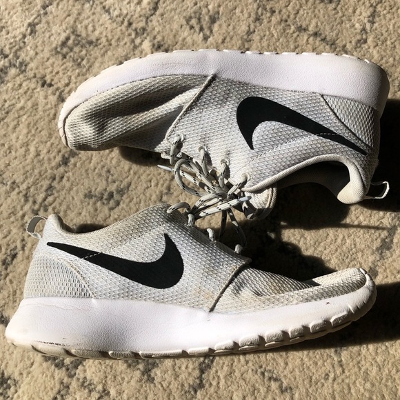 white roshes with black swoosh